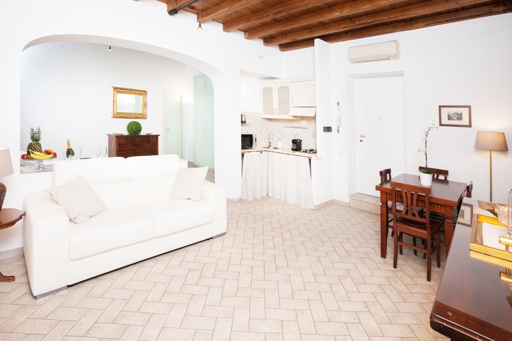 Tritone 91 Apartments ローマ エクステリア 写真