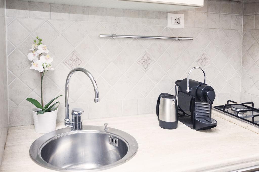 Tritone 91 Apartments ローマ エクステリア 写真