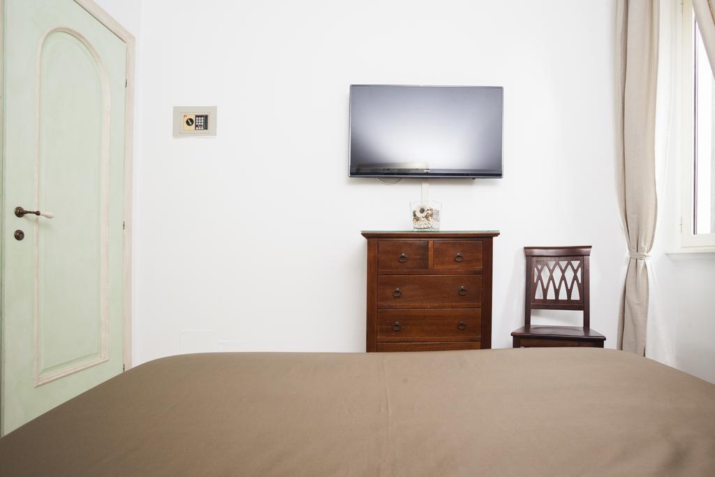 Tritone 91 Apartments ローマ エクステリア 写真
